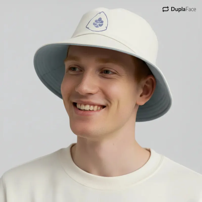 Bucket Hat Branco e Azul