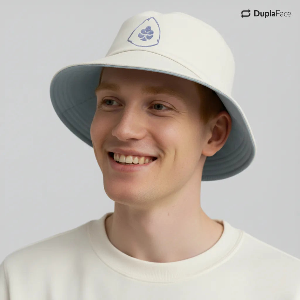 Bucket Hat Branco e Azul