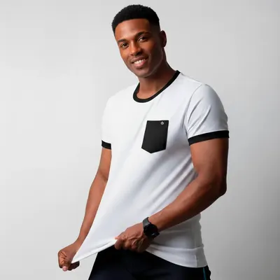 Camiseta com Bolso Branca