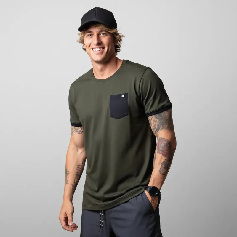 Camiseta com Bolso Verde Musgo